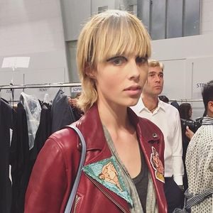 edie_fendi_ss16_backstage_3.thumb.jpg.c5e2679043b7d2c543ff044dfc194b15.jpg