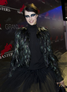 edie_gucci_paris_masters_7dec13_hollywood_2.jpg