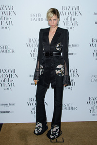 edie_harpers_bazaar_women_4nov14_hollywood_2.jpg