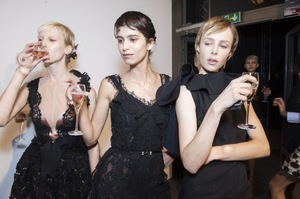 edie_lanvin_ss16_backstage.thumb.jpg.b178c5b39c877c633dfc850fc88895e4.jpg