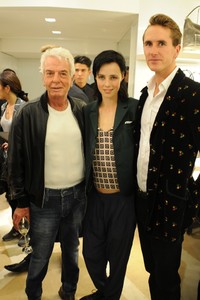 edie_longchamp_flagship_14sep13_wwd.thumb.jpg.a570b16c6e041b9b43ee5a8adc23a88c.jpg