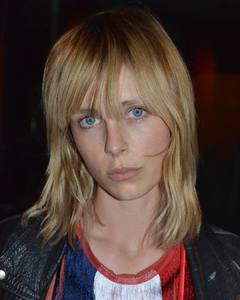 edie_saint_laurent_ss17_jeanlerouxlesjardins_3.thumb.jpg.d88a009bba1e1d5679e5e01d28af91a1.jpg