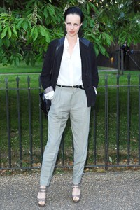 edie_serpentine_26jun13_vogue_1.thumb.jpg.95742fad8577c48f09fe4d97ff08ebe1.jpg