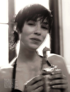 edie_vogue_italia_may13_visualoptimism_5.png