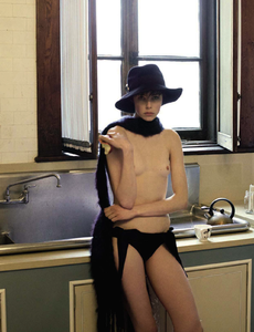 edie_vogue_italia_may13_visualoptimism_6.png
