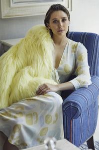 elizabeth-olsen-es-magazine-august-2017-photos-0.jpg