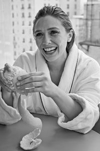 elizabeth-olsen-es-magazine-august-2017-photos-1.jpg