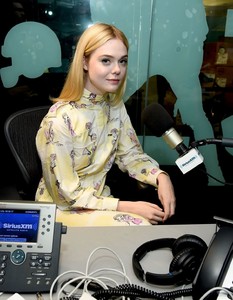 elle-fanning-siriusxm-studio-in-new-york-august-30-2017-8.jpg