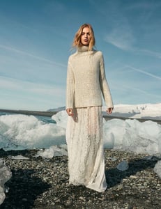 elle-france-august-2017-vanessa-axente-by-alexander-neumann-21.thumb.jpg.0bbbd39bebf9b07ea3d3758785c3ca11.jpg