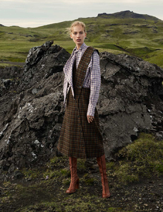 elle-france-august-2017-vanessa-axente-by-hordur-ingason-05.thumb.jpg.35ea15d59cd22260b3938d5538a15ec7.jpg