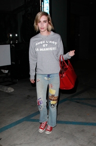 emma-roberts-leaving-nine-zero-one-salon-in-west-hollywood-8217-14.jpg