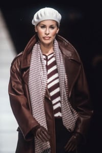 emporio-armani-fw-1992-5.thumb.JPEG.ef56c4a3832542662cdbd3c6a0d83ec6.JPEG