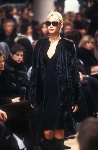 fendi-fw-1996-2.thumb.jpg.ce2b06fd66ad96b86e7727051b4c722e.jpg