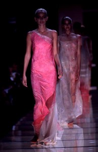 giafranco-ferre-ss-1997-5.thumb.jpg.0fac9fe67466fa3319b9b8329ade1684.jpg