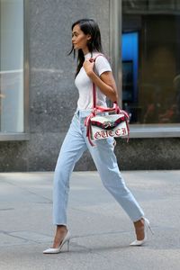 gizele-oliveira-style-arrives-at-casting-for-2017-victoria-s-secret-fashion-show-in-nyc-08-17-2017-11.jpg