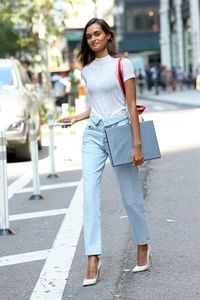 gizele-oliveira-style-arrives-at-casting-for-2017-victoria-s-secret-fashion-show-in-nyc-08-17-2017-12.jpg