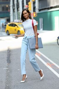 gizele-oliveira-style-arrives-at-casting-for-2017-victoria-s-secret-fashion-show-in-nyc-08-17-2017-4.jpg