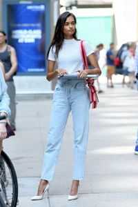gizele-oliveira-style-arrives-at-casting-for-2017-victoria-s-secret-fashion-show-in-nyc-08-17-2017-7.jpg