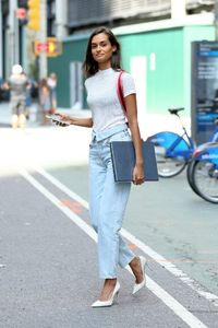 gizele-oliveira-style-arrives-at-casting-for-2017-victoria-s-secret-fashion-show-in-nyc-08-17-2017-8.jpg