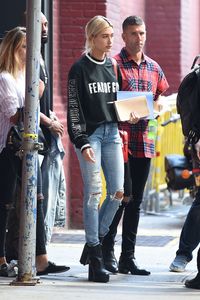 hailey-baldwin-with-pastor-carl-lentz-in-new-york-city-08-20-2017-1.jpg