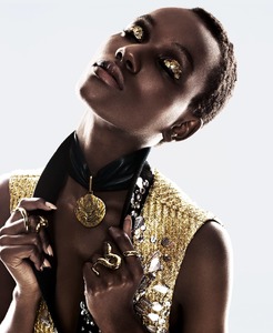 harpers-bazaar-us-september-2017-herieth-paul-by-kenneth-willardt-03.thumb.jpg.0d8832c629b3b845b9936c61a632f56a.jpg