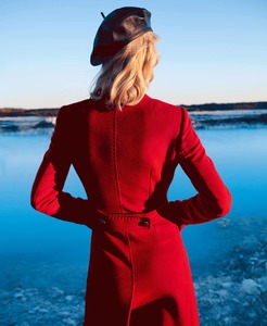 harpers-bazaar-us-september-2017-maartje-verhoef-by-camilla-akrans-08.thumb.jpg.a314d0a4074d5b6d092238aecfe9ebfe.jpg