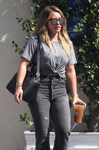 hilary-duff-leaving-a-meeting-in-la-83017-20.jpg