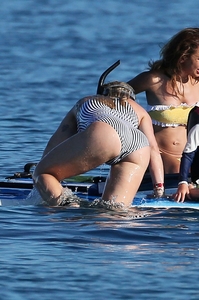 hilary-duff-on-the-beach-in-maui-hawaii-08032017-1.jpg
