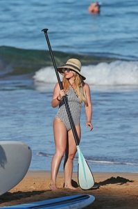 hilary-duff-on-the-beach-in-maui-hawaii-08032017-24.jpg