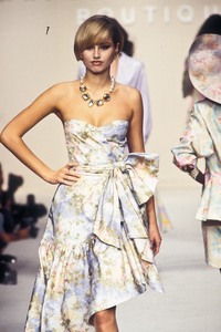 jean-louis-scherrer-ss-1993-5.thumb.JPEG.0411f3387d4af882af246cb4dafe51dd.JPEG