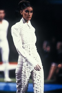 jean-paul-gaultier-ss-1992-1.thumb.jpg.a450f03154905d464b4c45f9816ae69e.jpg