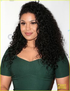 jordin-sparks-pia-toscano-jane-lynch-help-spread-awareness-for-world-water-day-2017-14.jpg