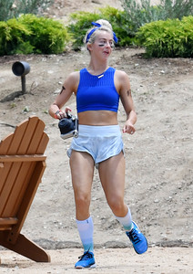 julianne-hough-a-birthday-party-in-big-bear-lake-august-6-43-pics-17.jpg