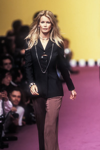 karl-lagerfeld-ss-1995-8.thumb.JPEG.da69a5408471950b1f3ef2a4c2ced924.JPEG