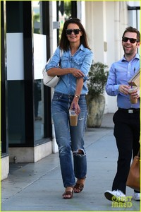 katie-holmes-rocks-denim-on-denim-in-beverly-hills-04.jpg