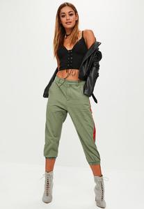 khaki-cargo-cropped-pants.thumb.jpg.04f2747e8182d59c2bc42f20238ecd80.jpg