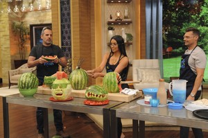 kim-kardashian-live-cohosting-gig-05.jpg