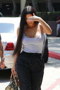 kim-kardashian-stepped-out-for-a-lesiurely-lunch-in-studio-city-08-24-2017-4.jpg
