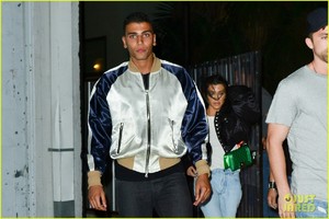 kourtney-kardashian-boyfriend-younes-bendjima-couple-up-for-late-night-church-service-01.jpg