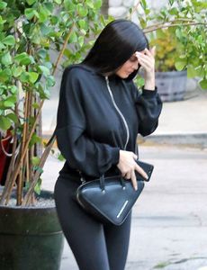 kylie-jenner-in-spandex-out-in-los-angeles-08-15-2017-4.jpg