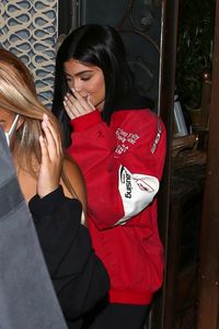 kylie-jenner-pace-restaurant-in-los-angeles-08-15-2017-2.jpg
