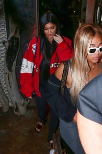 kylie-jenner-pace-restaurant-in-los-angeles-08-15-2017-7.jpg