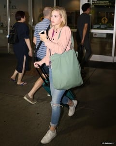 lili-reinhart-at-vancouver-airport-008.jpg