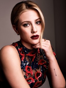 lili-reinhart-photoshoot-for-wwd-2017-1.thumb.jpg.56ad2e63d10567e20584929836cf2491.jpg