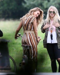 lily-james-on-the-set-of-quotmamma-mia-here-we-go-againquot-in-england-82517-26.jpg