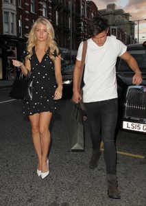 lottie-moss-leaving-the-bluebird-in-chelsea-london-08-12-2017-10.jpg
