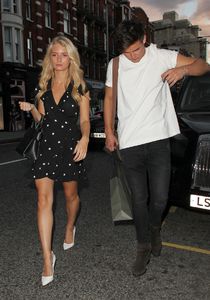 lottie-moss-leaving-the-bluebird-in-chelsea-london-08-12-2017-9.jpg