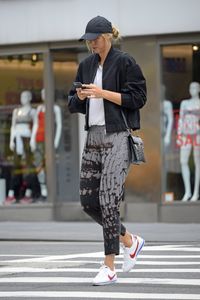 maria-sharapova-street-style-new-york-city-08-17-2017-6.jpg