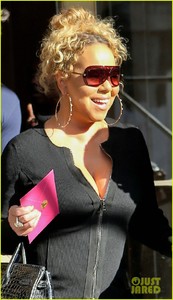 mariah-carey-bf-bryan-tanaka-are-all-smiles-out-in-nyc-01.jpg