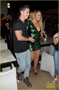 mariah-carey-bryan-tanaka-her-twins-celebrate-at-miami-concert-after-party-03.jpg